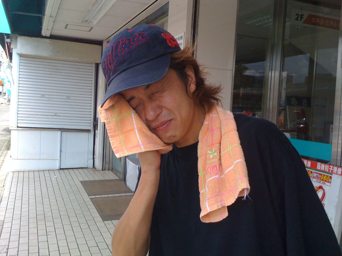 いやあ、ひと仕事おえました。サボタージュひろ : 