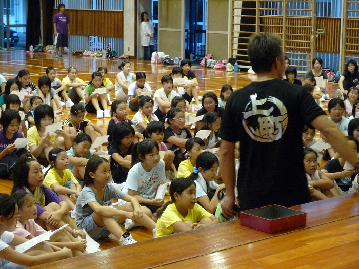 歌と踊り、両方です : 