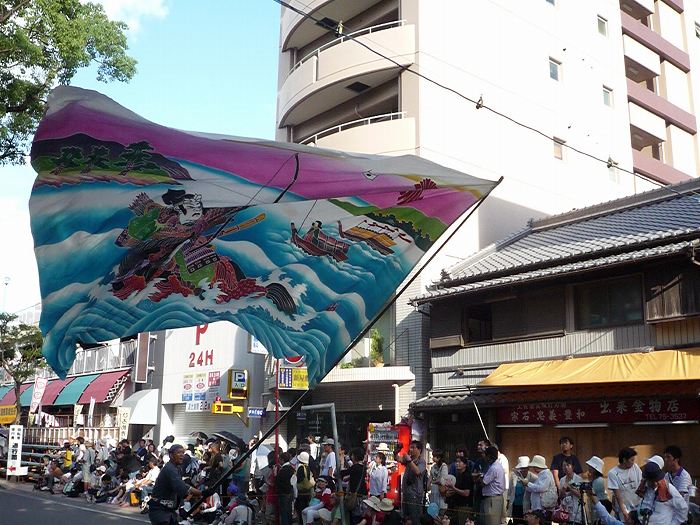 フラフも舞ってます : 